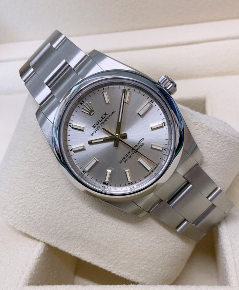 Rolex Oyster Perpetual 34 124200 Silver Dial Unworn