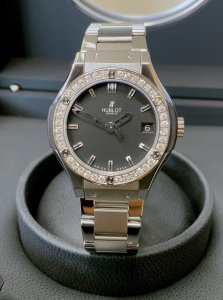 W24W10995_2.jpg