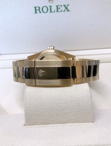 W25W11762_4.JPG