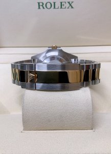 W26W12093_4.JPG