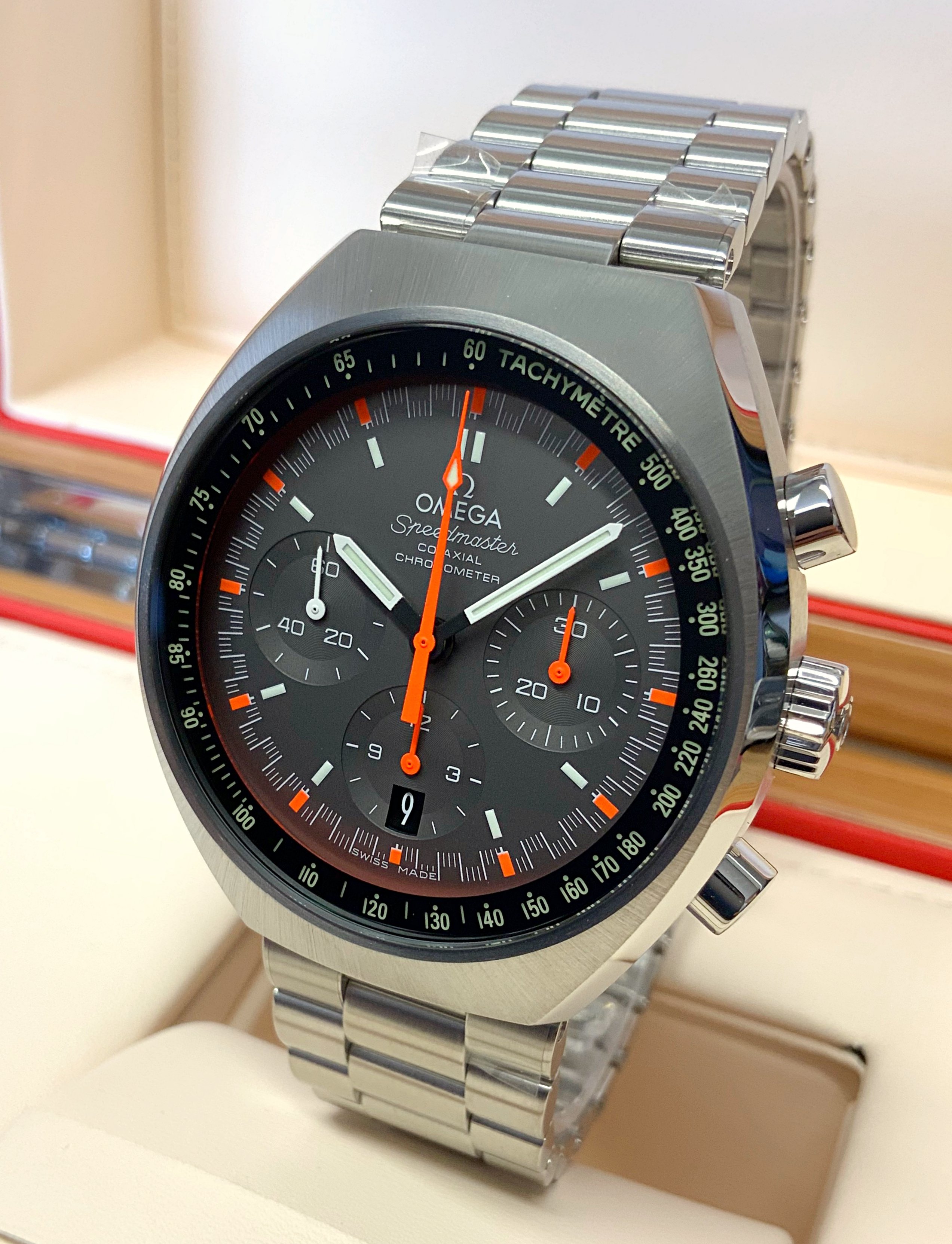 Omega Speedmaster Mark II 327.10.43.50.06.001
