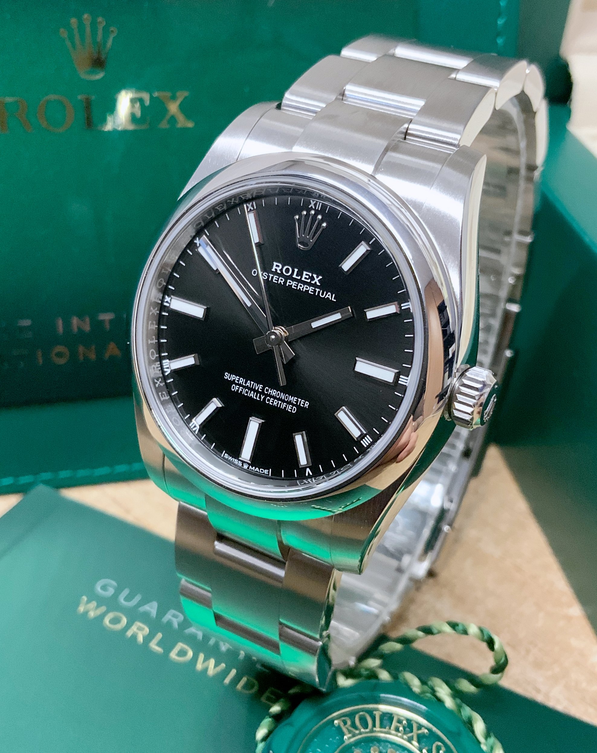 Rolex Oyster Perpetual 34 124200 Unworn