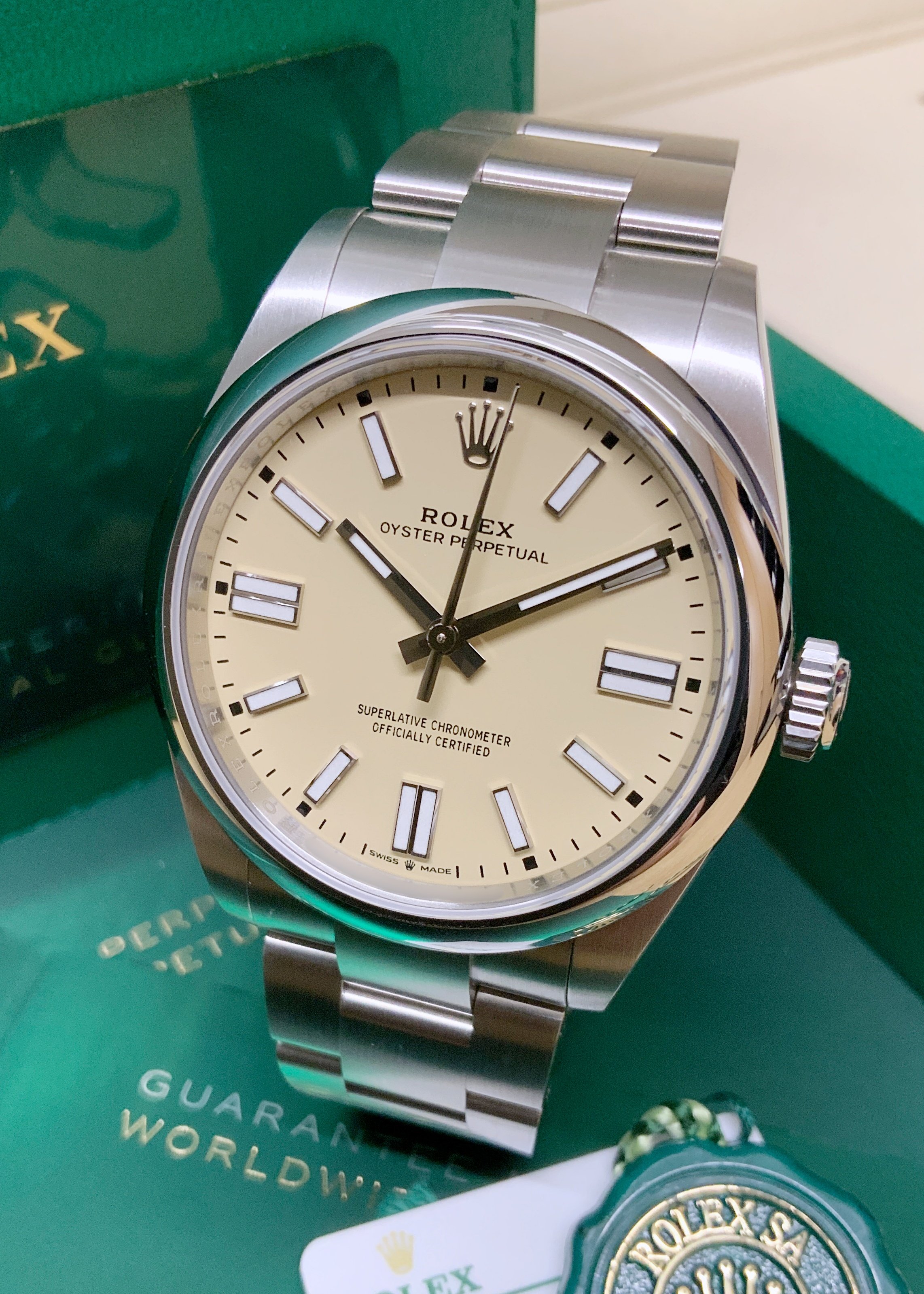 Rolex Oyster Perpetual 41 134300 Beige Dial