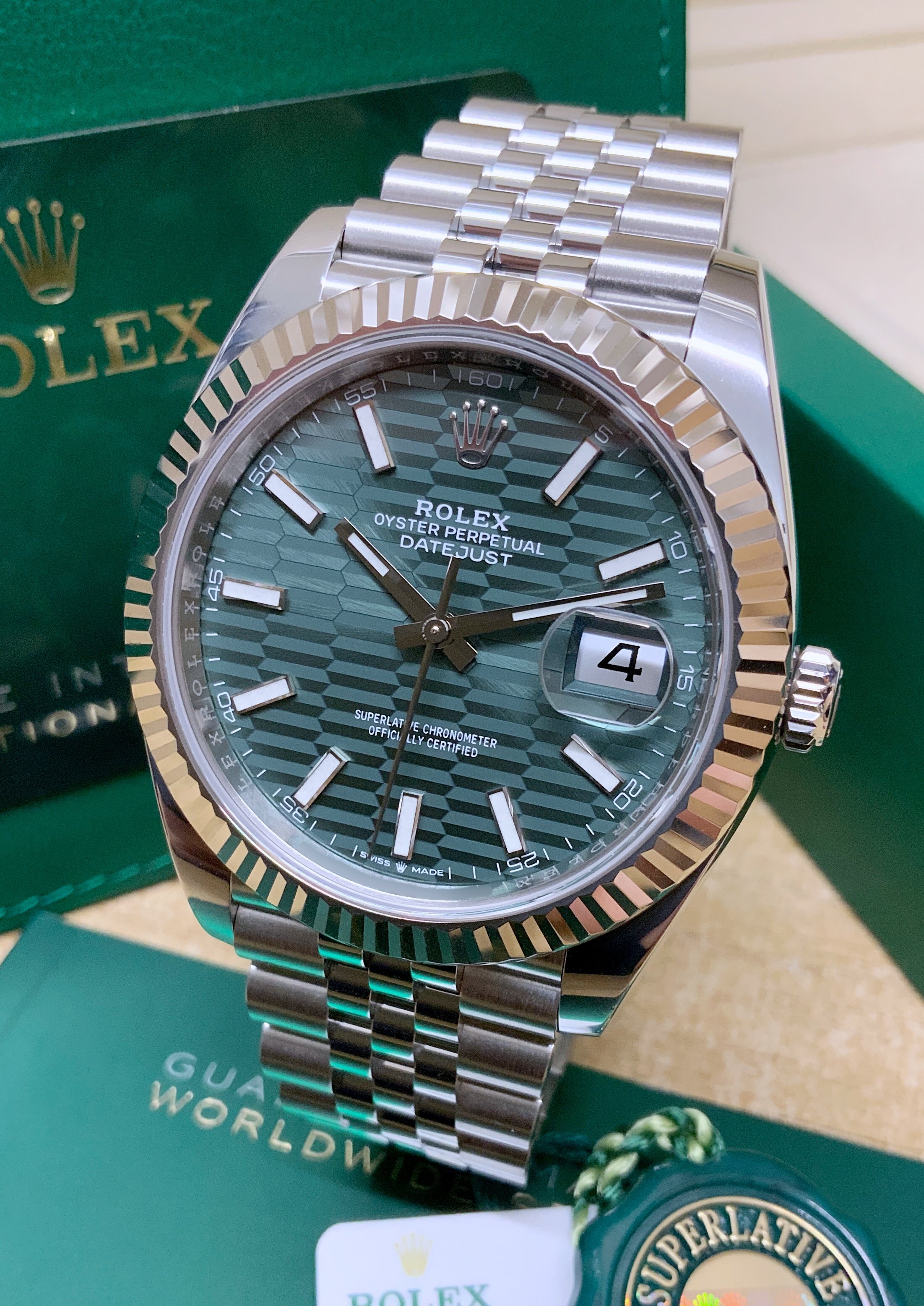 Rolex Datejust 41 126334 Green Fluted Motif Dial